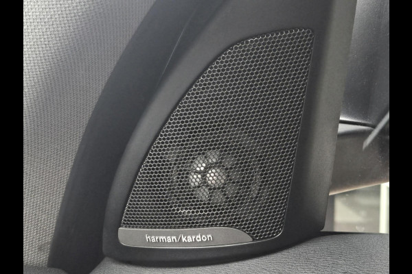 BMW X1 sDrive20i SPORTLINE | HARMAN KARDON | SPORTSTOELEN | TREKHAAK | STOELVERWARMING |