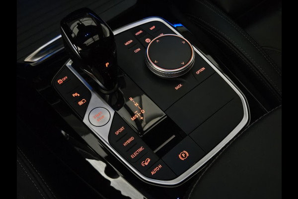 BMW X3 xDrive30e M SPORT LCI | MEMORY STOELEN | PANORAMA | LEDER | CAMERA |