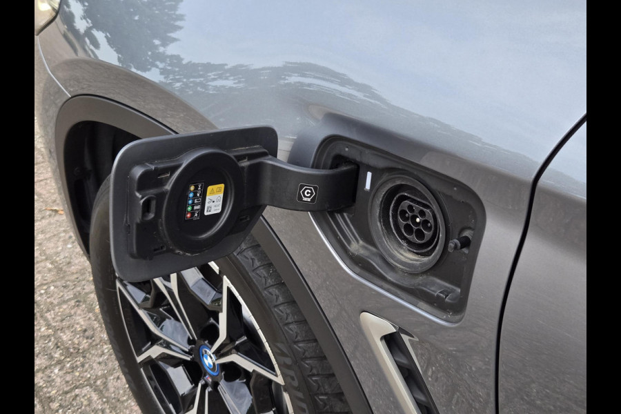 BMW X3 xDrive30e LCI | SPORTSTOELEN | LEDER | TREKHAAK | LIVE COCKPIT PLUS |