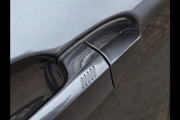 BMW X1 XDRIVE25E SPORT LINE | SPORTSTOELEN | PANORAMA | CAMERA | KEYLESS |