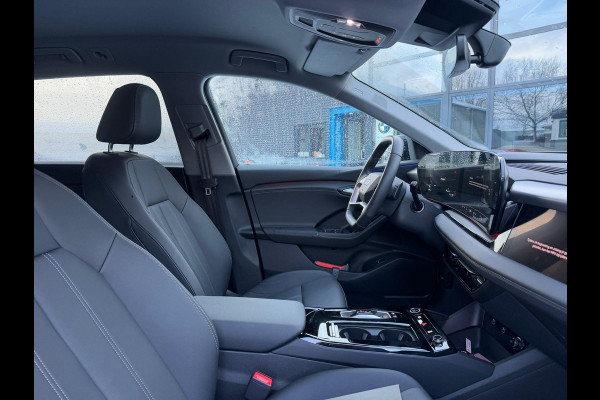 Audi Q6 e-tron Advanced edition 100 kWh FABRIEKSGARANTIE| BANG & OLUFSEN| SFEERVERLICHTING| HEAD-UP| STUURVERWARMING| ACHTERBANK VERWARMD| ELEK. TREKHAAK