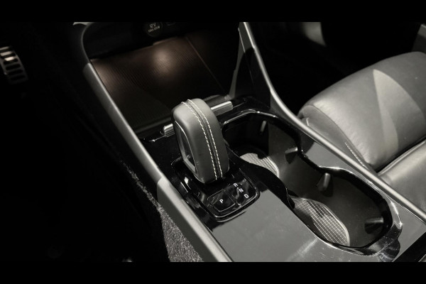 Volvo XC40 Recharge P8 AWD R-Design 408pk + MEMORY / CAMERA / STOEL+STUURVERWARMING