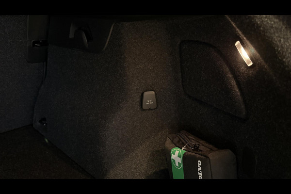 Volvo XC40 Recharge P8 AWD R-Design 408pk + MEMORY / CAMERA / STOEL+STUURVERWARMING