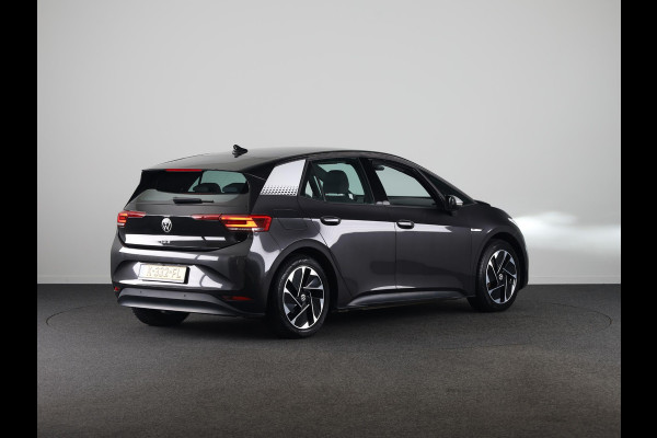 Volkswagen ID.3 First 58 kWh 204 PK | Navigatie | Parkeersensoren | Stoelverwarming | Apple car play / android auto