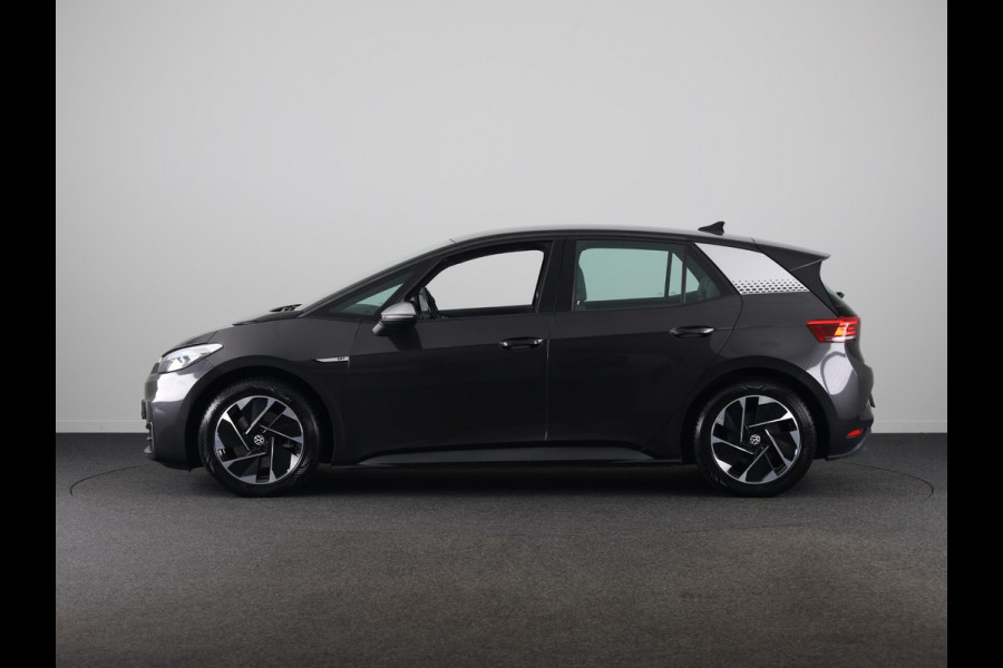 Volkswagen ID.3 First 58 kWh 204 PK | Navigatie | Parkeersensoren | Stoelverwarming | Apple car play / android auto