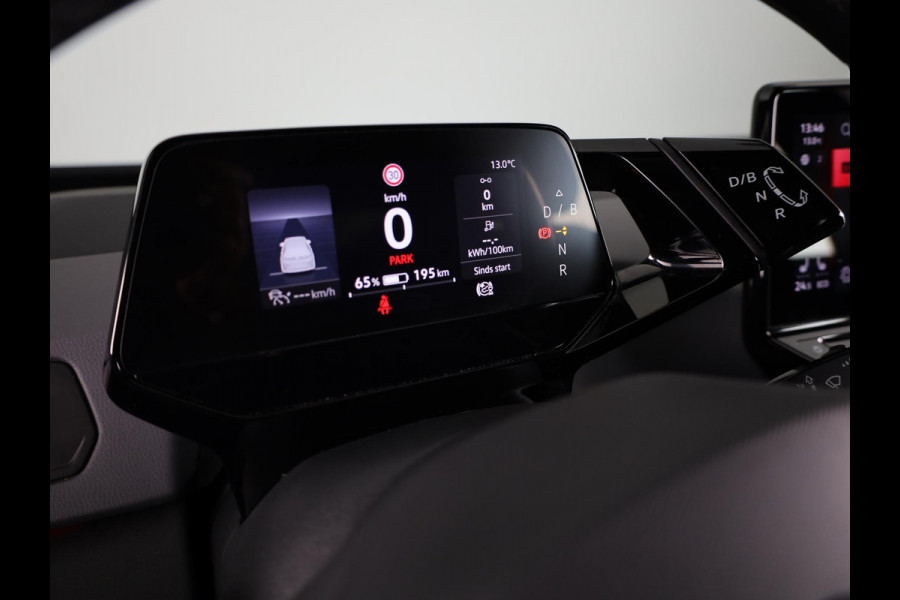 Volkswagen ID.3 First 58 kWh 204 PK | Navigatie | Parkeersensoren | Stoelverwarming | Apple car play / android auto