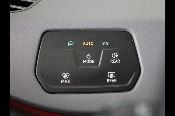 Volkswagen ID.3 First 58 kWh 204 PK | Navigatie | Parkeersensoren | Stoelverwarming | Apple car play / android auto