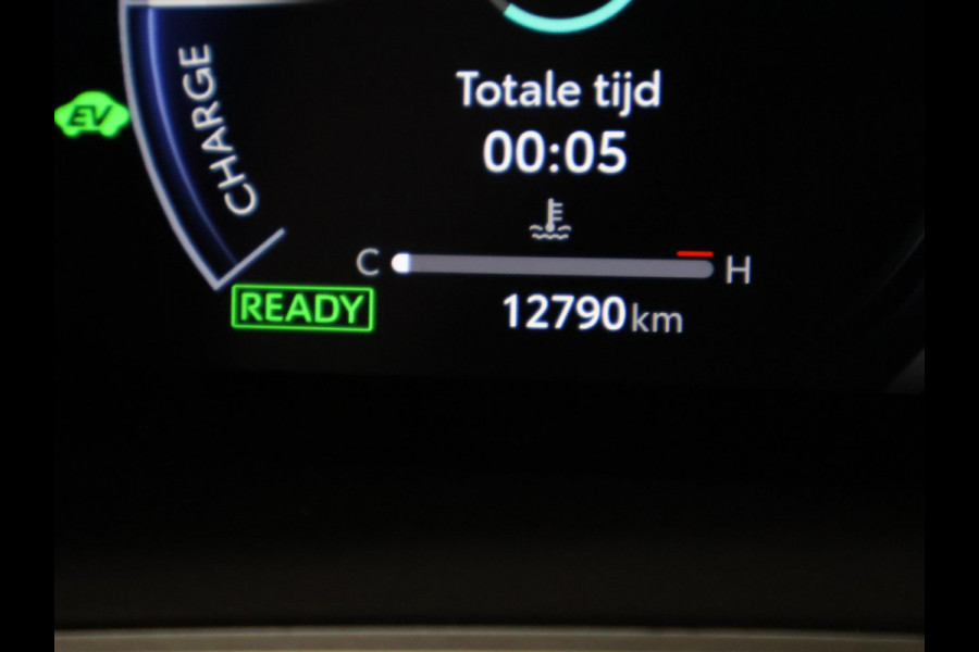 Toyota Corolla Cross Hybrid 140 Style Bi-Tone | Stuur-/ & Stoelverwarming | Parkeersensoren | Dodehoek detectie | Elektrische kofferbak