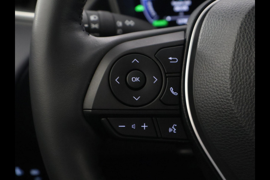 Toyota Corolla Cross Hybrid 140 Style Bi-Tone | Stuur-/ & Stoelverwarming | Parkeersensoren | Dodehoek detectie | Elektrische kofferbak