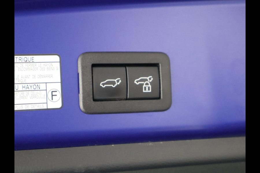 Toyota Corolla Cross Hybrid 140 Style Bi-Tone | Stuur-/ & Stoelverwarming | Parkeersensoren | Dodehoek detectie | Elektrische kofferbak