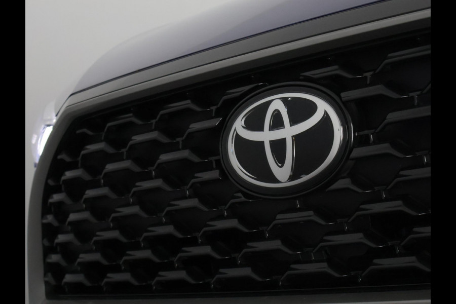Toyota Corolla Cross Hybrid 140 Style Bi-Tone | Stuur-/ & Stoelverwarming | Parkeersensoren | Dodehoek detectie | Elektrische kofferbak