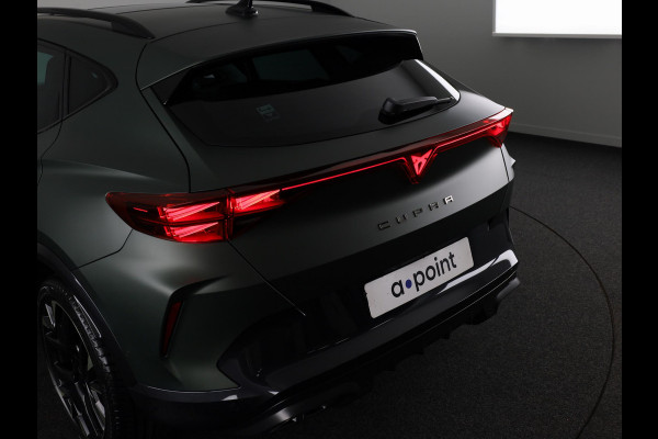 CUPRA Formentor 1.5 TSI e-Hybrid VZ Tribe Edition 272PK | Exclusieve Uitvoering | Panoramadak | Trekhaak | 19 inch | Matrix Koplampen | Matte Lak |