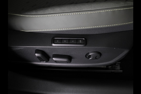 CUPRA Formentor 1.5 TSI e-Hybrid VZ Tribe Edition 272PK | Exclusieve Uitvoering | Panoramadak | Trekhaak | 19 inch | Matrix Koplampen | Matte Lak |