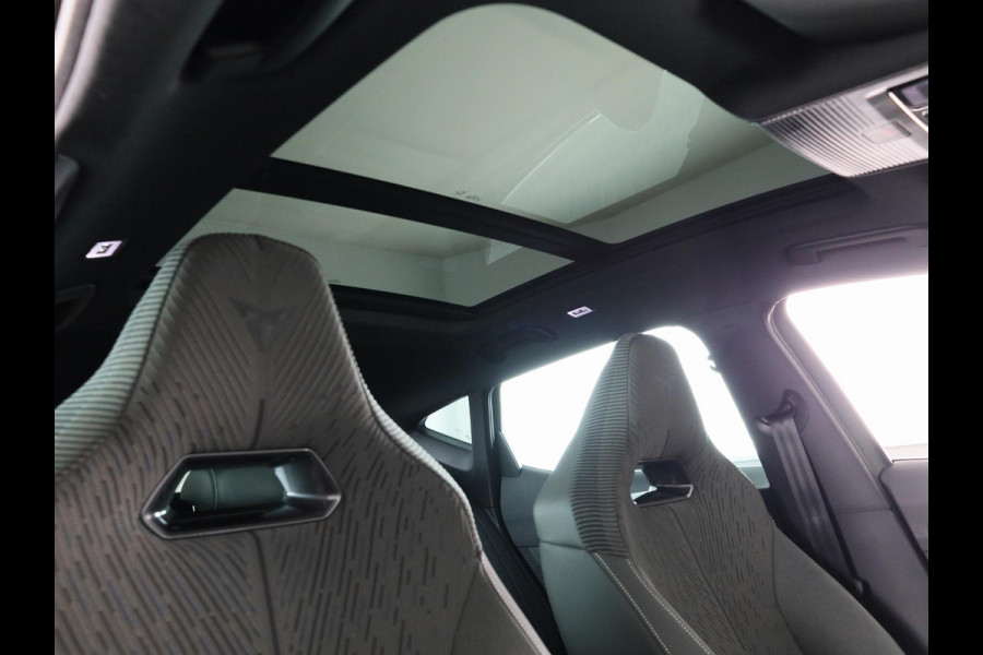 CUPRA Formentor 1.5 TSI e-Hybrid VZ Tribe Edition 272PK | Exclusieve Uitvoering | Panoramadak | Trekhaak | 19 inch | Matrix Koplampen | Matte Lak |