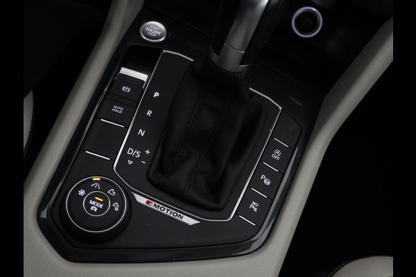 Volkswagen Tiguan 2.0 TSI 4Motion Highline Business R | 360° Camera | Trekhaak | Vol leer | Stoelverwarming | Schuif-/Kanteldak |