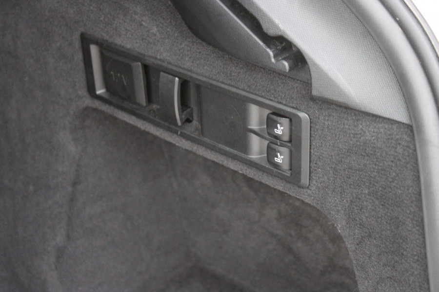 BMW 3 Serie Touring 330e 292PK M-SPORT | PANORAMISCH SCHUIF/KANTEL DAK | M-SPORT PRO-PAKKET | M-SPORT REMMEN UITGEVOERD IN DONKERBLAUW MET M LOGO | BMW LIVE COCKPIT PROFESSIONAL | CURVED DISPLAY |DRIVING ASSISTANT INCL. HEAD-UP DISPLAY | PARKING ASSIST INCL. ACHTERUITRIJCAMERA | ADAPTIEVE LED KOPLAMPEN |SHADOW LINE | M-SPORTSTOELEN VOOR | LEDER VERNASCA MET CONTRAST STIKSELS M-SPORT | STOEL VERWARMING | DRAADLOZE APPLE CARPLAY | ELEKTRISCH VERSTELBARE STOELEN MET GEHEUGEN FUNCTIE | HEAD UP DISPLAY | DRAADLOZE TELEFOONLADER | DODEHOEK BEWAKING | COMFORT PACK INCL. ELEKTRISCHE ACHTE