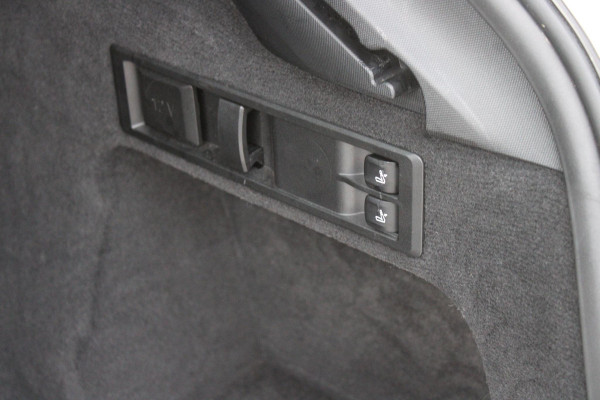 BMW 3 Serie Touring 330e 292PK M-SPORT | PANORAMISCH SCHUIF/KANTEL DAK | M-SPORT PRO-PAKKET | M-SPORT REMMEN UITGEVOERD IN DONKERBLAUW MET M LOGO | BMW LIVE COCKPIT PROFESSIONAL | CURVED DISPLAY |DRIVING ASSISTANT INCL. HEAD-UP DISPLAY | PARKING ASSIST INCL. ACHTERUITRIJCAMERA | ADAPTIEVE LED KOPLAMPEN |SHADOW LINE | M-SPORTSTOELEN VOOR | LEDER VERNASCA MET CONTRAST STIKSELS M-SPORT | STOEL VERWARMING | DRAADLOZE APPLE CARPLAY | ELEKTRISCH VERSTELBARE STOELEN MET GEHEUGEN FUNCTIE | HEAD UP DISPLAY | DRAADLOZE TELEFOONLADER | DODEHOEK BEWAKING | COMFORT PACK INCL. ELEKTRISCHE ACHTE