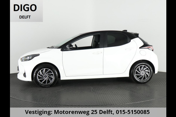 Toyota Yaris 1.5 HYBRID AUTOMAAT BLACK & WHITE GARANTIE 8-2033 NAVIGATIE.CLIMA.CRUISE