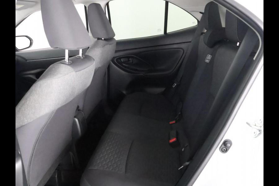 Toyota Yaris Cross 1.5 HYBRID BI-TONE MET LUXERY PACK GARANTIE-2033 CLOUD NAVIGATIE .CLIMA.CRUISE.KEYLESS.