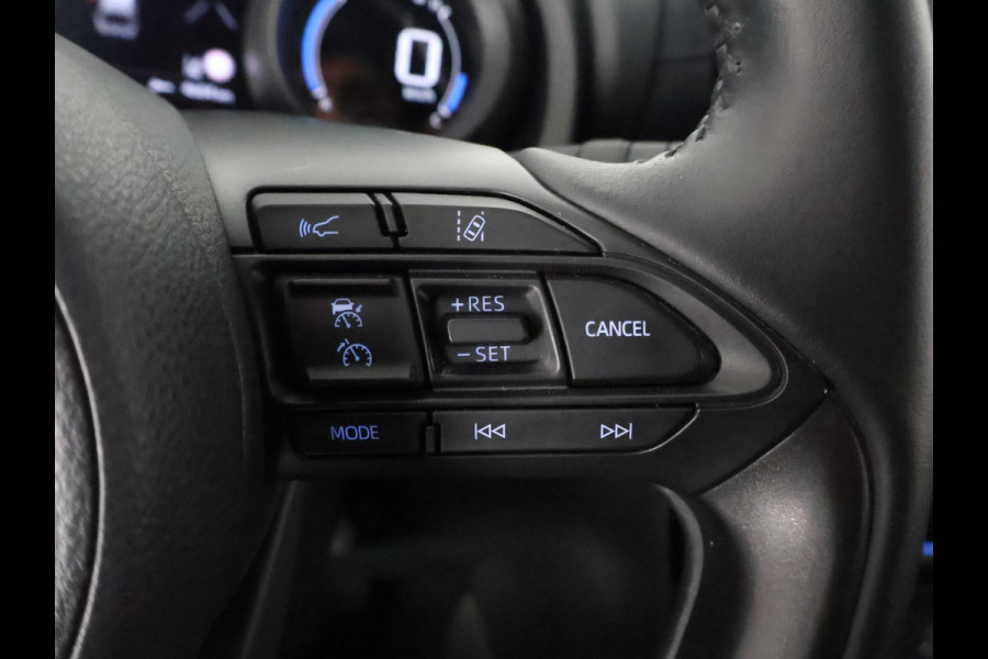 Toyota Yaris Cross 1.5 HYBRID BI-TONE MET LUXERY PACK GARANTIE-2033 CLOUD NAVIGATIE .CLIMA.CRUISE.KEYLESS.