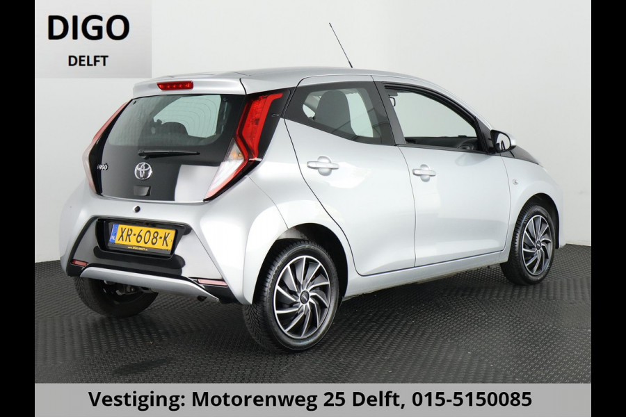 Toyota Aygo 1.0 VVT-i X-PLAY CAMERA CARPLAY NAVI GARANTIE 2029 AIRCO. VOLLEDIG ONDERHOUDEN