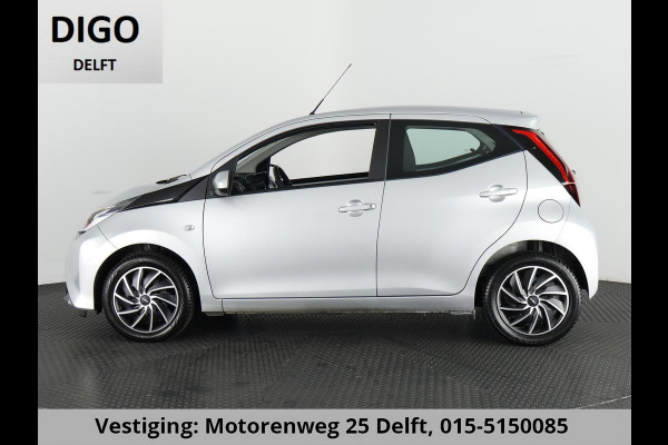 Toyota Aygo 1.0 VVT-i X-PLAY CAMERA CARPLAY NAVI GARANTIE 2029 AIRCO. VOLLEDIG ONDERHOUDEN