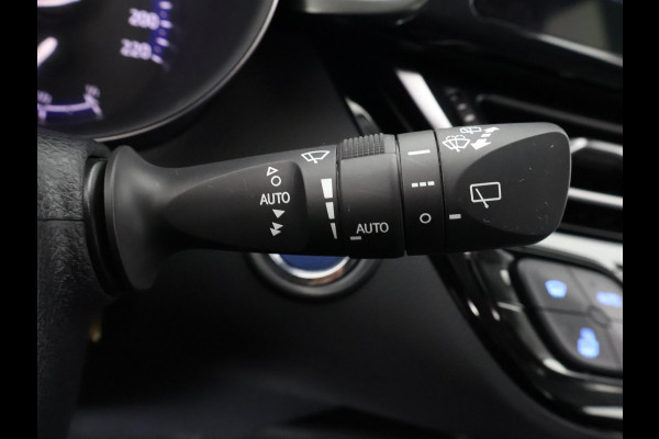 Toyota C-HR 2.0 HYBRIDE DYNAMIC BIJNA 2023 GARANTIE 11-2032 NAVI. HALF LEDER. 182 PK. PDC V+A.CAMERA. ADAPTIVE CRUISE