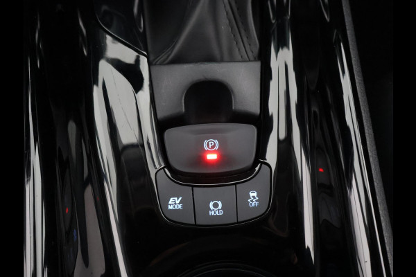 Toyota C-HR 2.0 HYBRIDE DYNAMIC BIJNA 2023 GARANTIE 11-2032 NAVI. HALF LEDER. 182 PK. PDC V+A.CAMERA. ADAPTIVE CRUISE