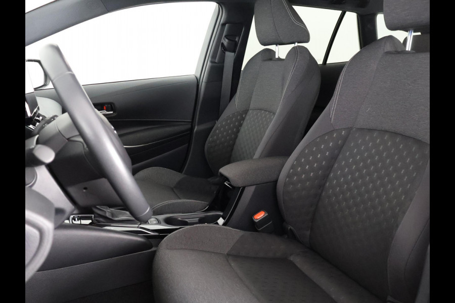 Toyota Corolla Touring Sports HYBRID BLACKLINE ACTIVE GARANTIE TOT 2033! NIEUW MODEL. CARPLAY NAVIGATIE. ADAPTIEVE CRUISE CONTROL . APPLE CARPLAY & ANDRIOD AUTO . CAMERA