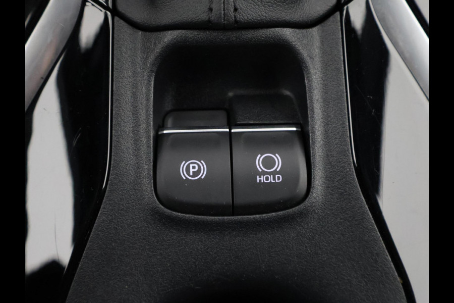 Toyota Corolla Touring Sports HYBRID BLACKLINE ACTIVE GARANTIE TOT 2033! NIEUW MODEL. CARPLAY NAVIGATIE. ADAPTIEVE CRUISE CONTROL . APPLE CARPLAY & ANDRIOD AUTO . CAMERA