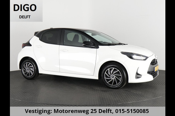 Toyota Yaris 1.5 HYB 1e EIG GARANTIE TOT 11-2032* BLACK & WHITE BIJNA 2023. CLOUD NAVI.CLIMA.CRUISE