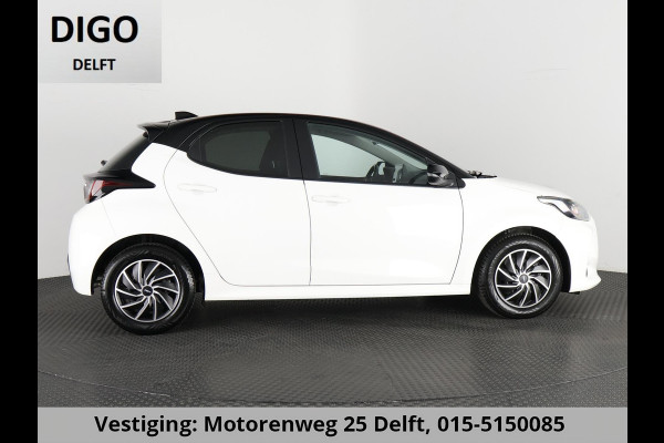 Toyota Yaris 1.5 HYB 1e EIG GARANTIE TOT 11-2032* BLACK & WHITE BIJNA 2023. CLOUD NAVI.CLIMA.CRUISE