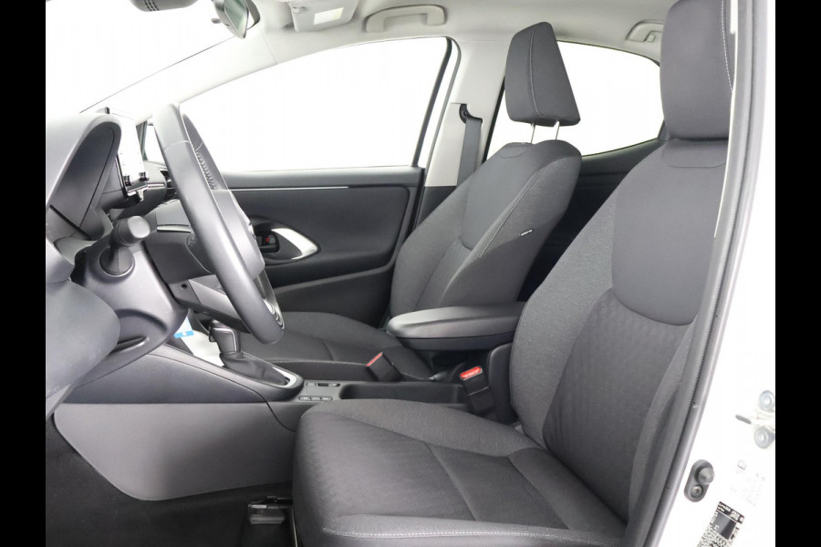 Toyota Yaris 1.5 HYB 1e EIG GARANTIE TOT 11-2032* BLACK & WHITE BIJNA 2023. CLOUD NAVI.CLIMA.CRUISE