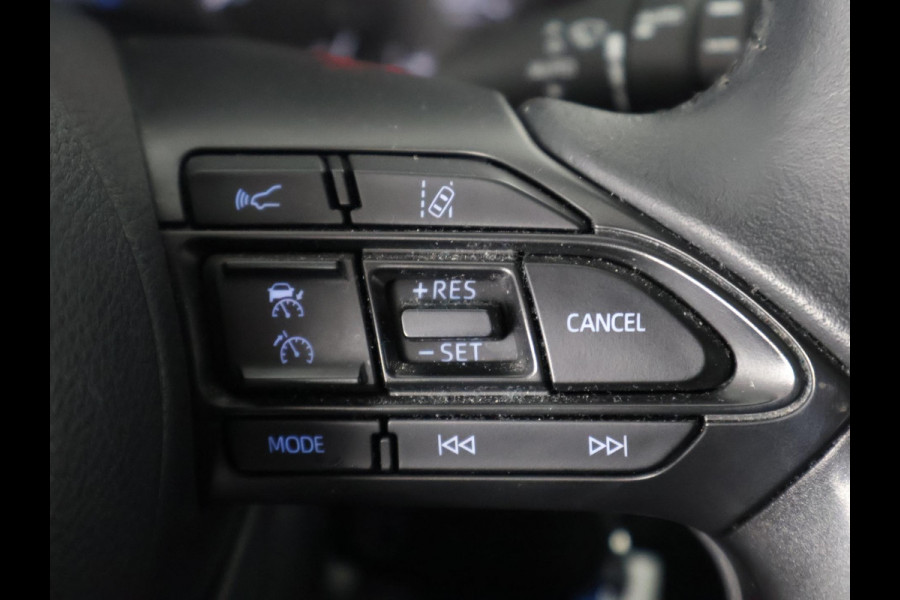 Toyota Yaris 1.5 HYB 1e EIG GARANTIE TOT 11-2032* BLACK & WHITE BIJNA 2023. CLOUD NAVI.CLIMA.CRUISE