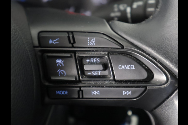 Toyota Yaris 1.5 HYB 1e EIG GARANTIE TOT 11-2032* BLACK & WHITE BIJNA 2023. CLOUD NAVI.CLIMA.CRUISE