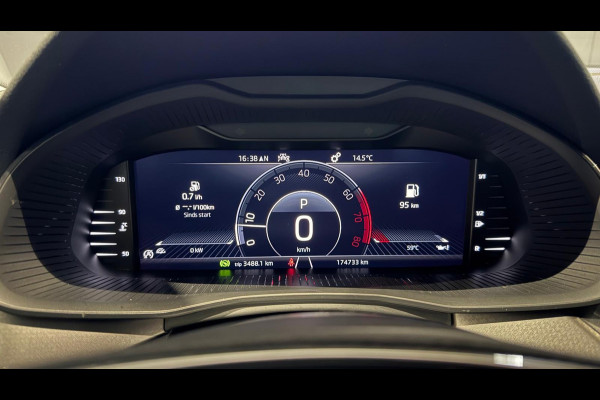 Škoda Kamiq 1.5 TSI ACT Business Edition + MEMORY / PREMIUM AUDIO / TREKHAAK
