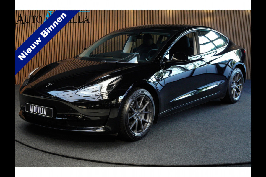 Tesla Model 3 RWD Autopilot ACC Stuurverwarm. PDC Leer Navi Panoramadak 360° Elektr. achterklep Stoelverwarming voor & achter Climate voor & achter LM velgen BTW auto! Nieuw!
