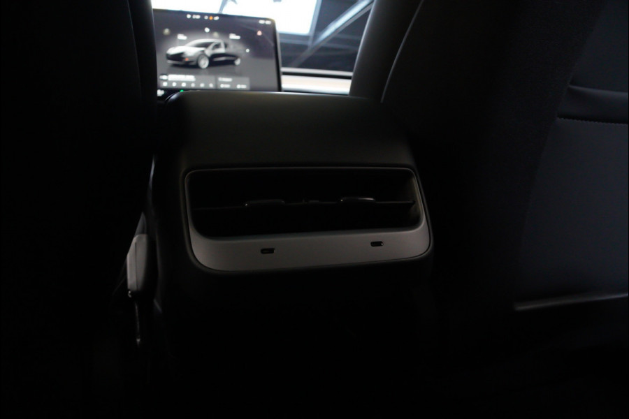 Tesla Model 3 RWD Autopilot ACC Stuurverwarm. PDC Leer Navi Panoramadak 360° Elektr. achterklep Stoelverwarming voor & achter Climate voor & achter LM velgen BTW auto! Nieuw!
