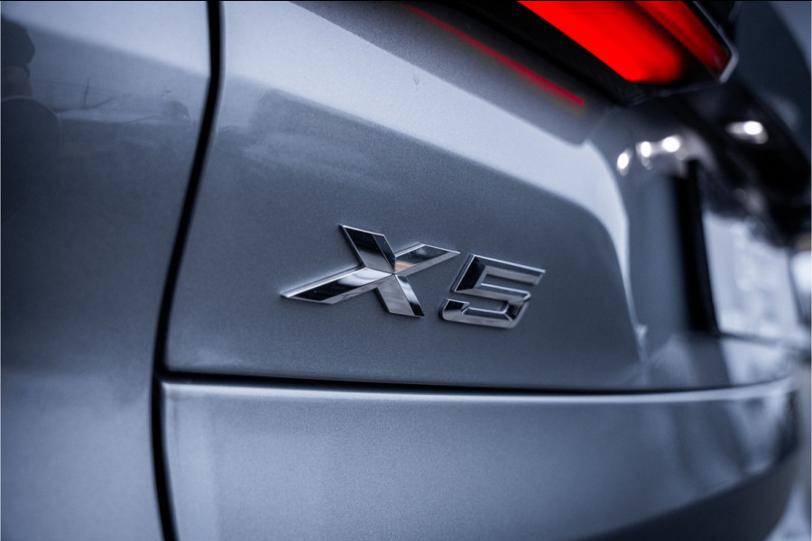 BMW X5 xDrive50e Launch Edition - M Sport | Panorama | H&K | Memory | Stoelkoeling