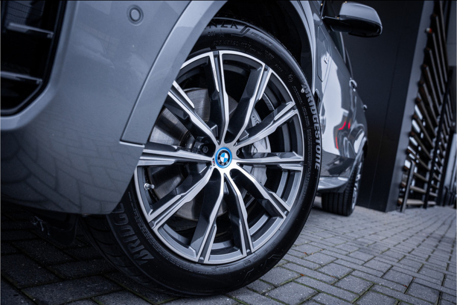 BMW X5 xDrive50e Launch Edition - M Sport | Panorama | H&K | Memory | Stoelkoeling
