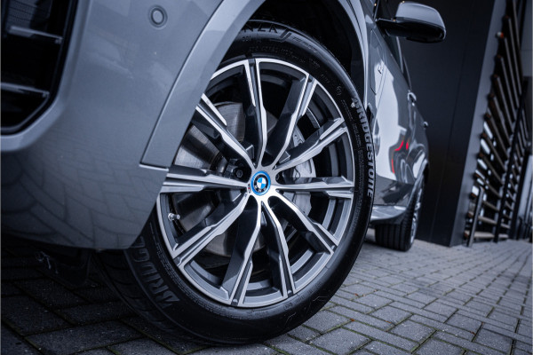 BMW X5 xDrive50e Launch Edition - M Sport | Panorama | H&K | Memory | Stoelkoeling