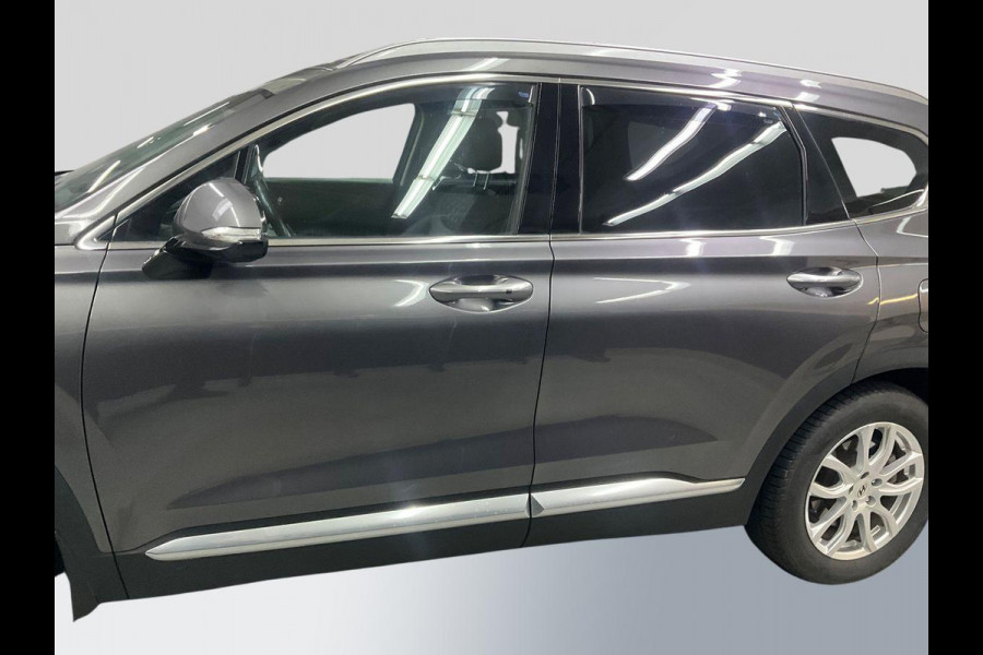 Hyundai Santa Fe 1.6 T-GDI PHEV Premium Plus Sky | Panoramadak | Trekhaak | 2 bandensets | Comfortstoelen voorin (inclusief ventilatie / stoelverwarming) | Bestuurdersstoel Met Geheugen | Adaptive cruise control | Camera