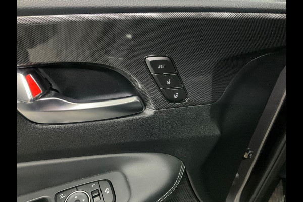 Hyundai Santa Fe 1.6 T-GDI PHEV Premium Plus Sky | Panoramadak | Trekhaak | 2 bandensets | Comfortstoelen voorin (inclusief ventilatie / stoelverwarming) | Bestuurdersstoel Met Geheugen | Adaptive cruise control | Camera