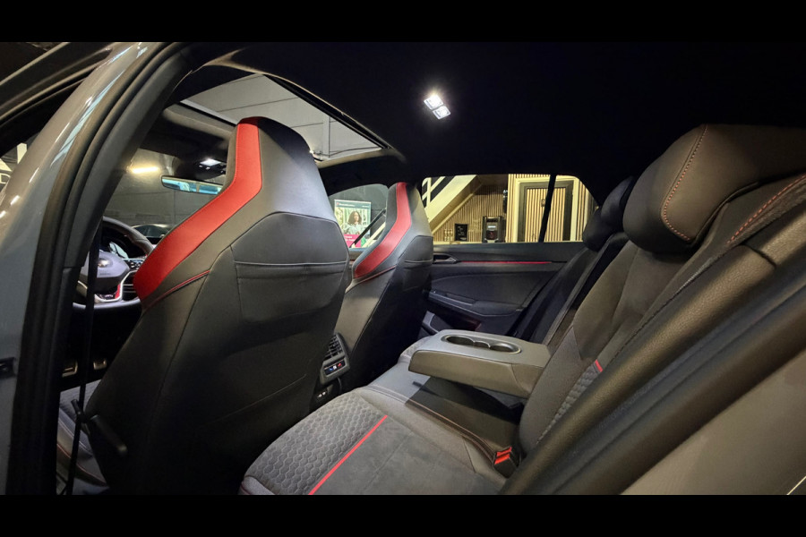 Volkswagen Golf 2.0 TSI GTI CLUBSPORT PANO|HUD|IQLIGHTS|BLINDSPOT|SFEERVERLICHTING|BOMVOL!