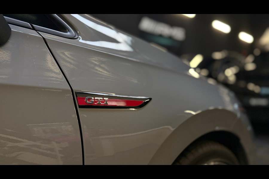 Volkswagen Golf 2.0 TSI GTI CLUBSPORT PANO|HUD|IQLIGHTS|BLINDSPOT|SFEERVERLICHTING|BOMVOL!