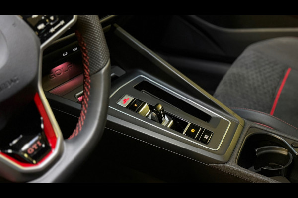 Volkswagen Golf 2.0 TSI GTI CLUBSPORT PANO|HUD|IQLIGHTS|BLINDSPOT|SFEERVERLICHTING|BOMVOL!