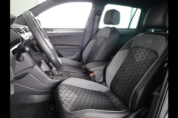 Volkswagen Tiguan 1.4 TSI eHybrid R-Line Business 245 PK | Automaat (DSG) | wegklapbare trekhaak | winterpakket | verlengde garantie