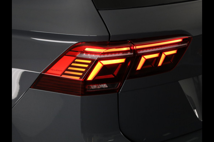 Volkswagen Tiguan 1.4 TSI eHybrid R-Line Business 245 PK | Automaat (DSG) | wegklapbare trekhaak | winterpakket | verlengde garantie