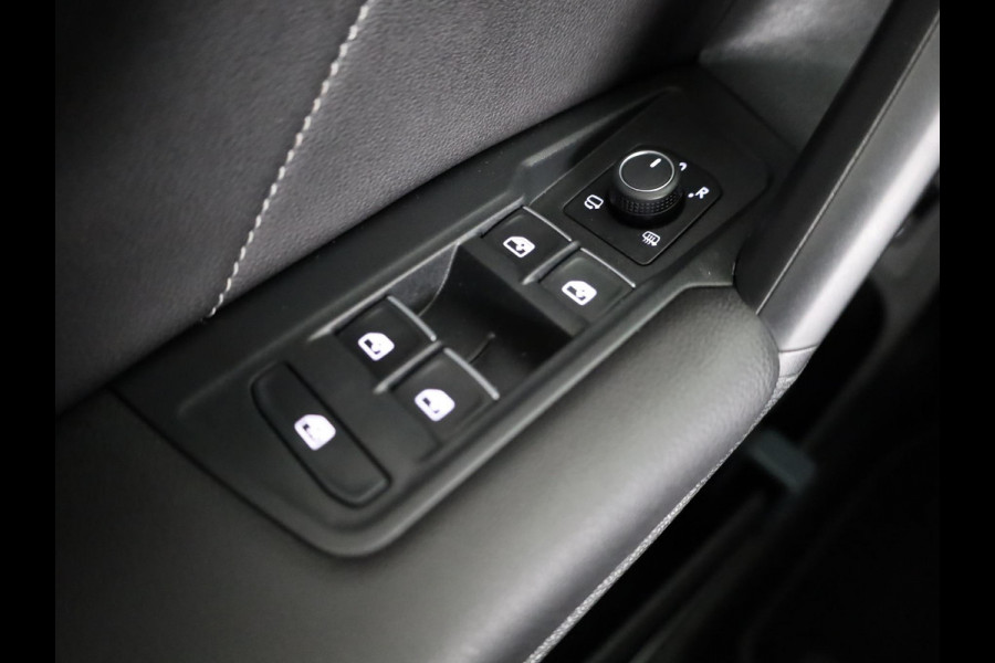 Volkswagen Tiguan 1.4 TSI eHybrid R-Line Business 245 PK | Automaat (DSG) | wegklapbare trekhaak | winterpakket | verlengde garantie