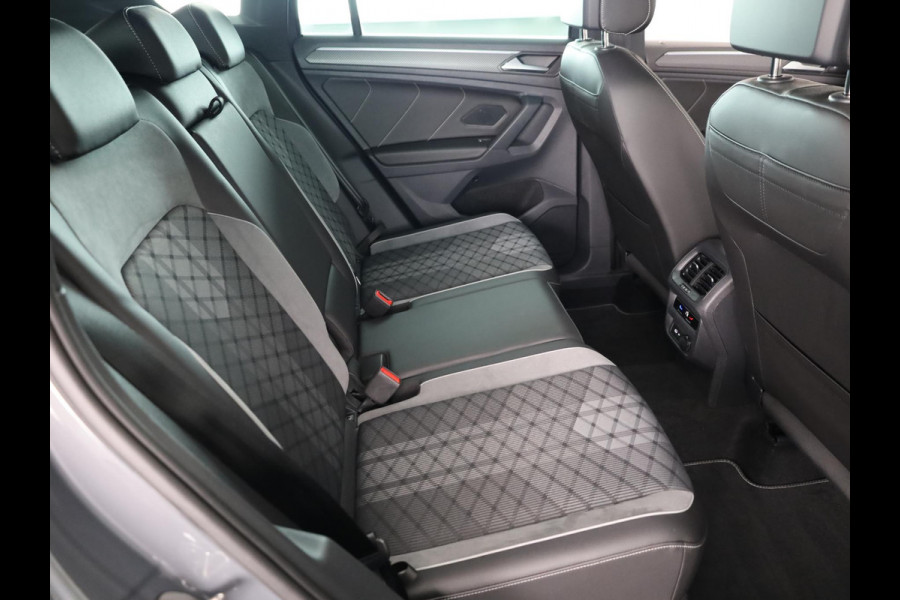 Volkswagen Tiguan 1.4 TSI eHybrid R-Line Business 245 PK | Automaat (DSG) | wegklapbare trekhaak | winterpakket | verlengde garantie